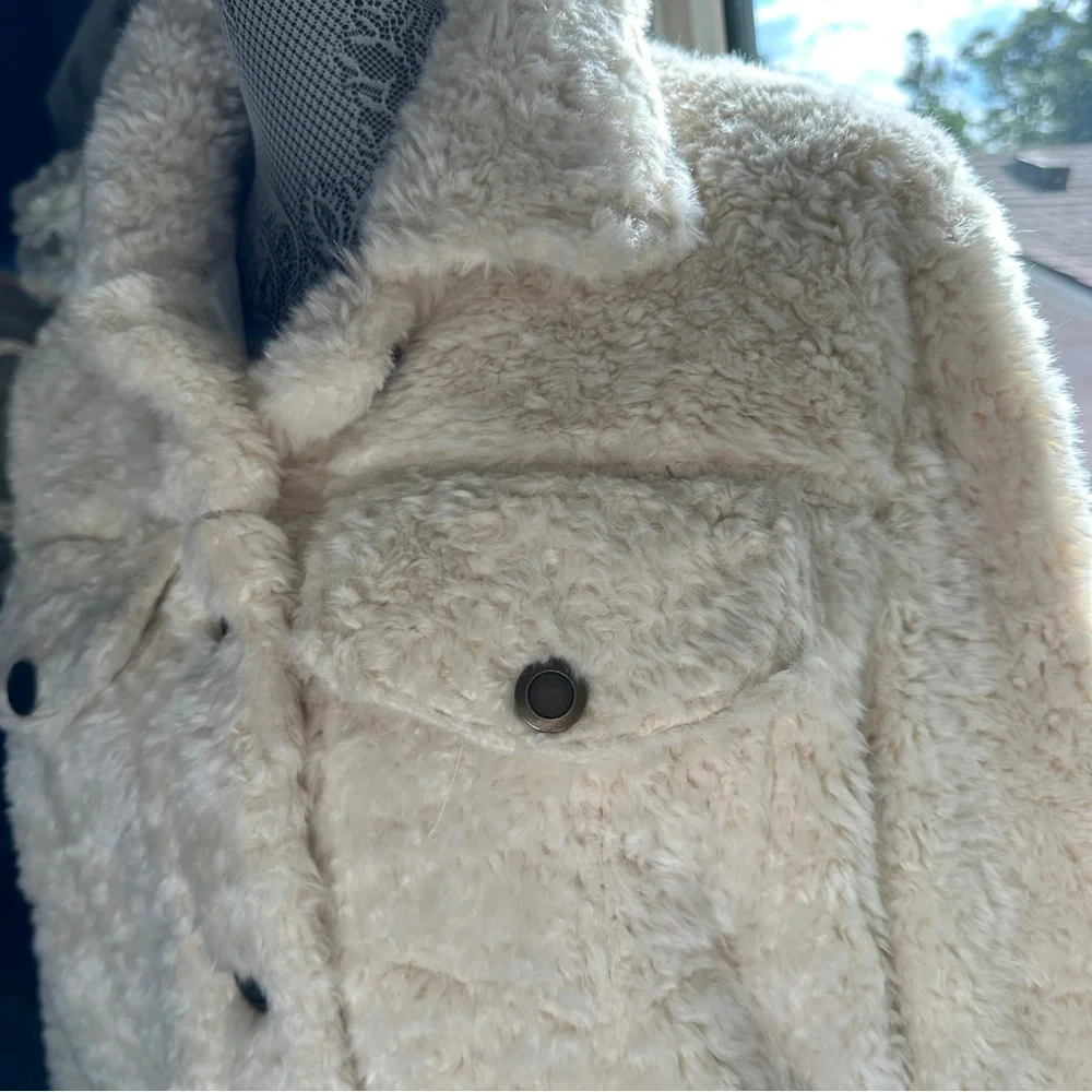 Victoria’s Secret Faux Fur Sherpa Teddy Jacket Cream White Size Large - Picture 5 of 15